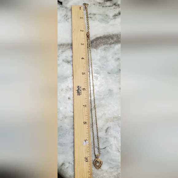 ⚜️❤️⚜️Christian Dior Gold Plated Vintage Queen 2 Crystals ❤️ Pendant - Picture 5 of 10